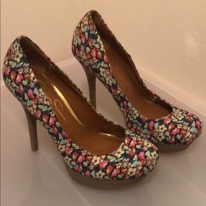 Jessica Simpson Floral Pumps